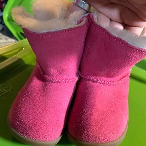 Size 4/5 toddler Ugg’s